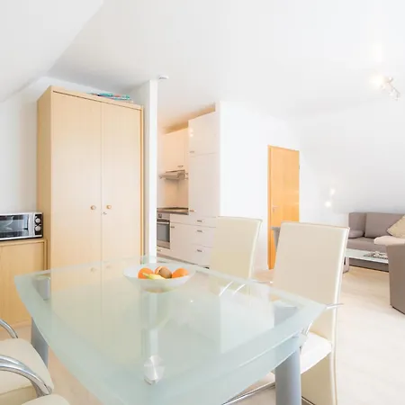 Haus Regina Апартаменты *